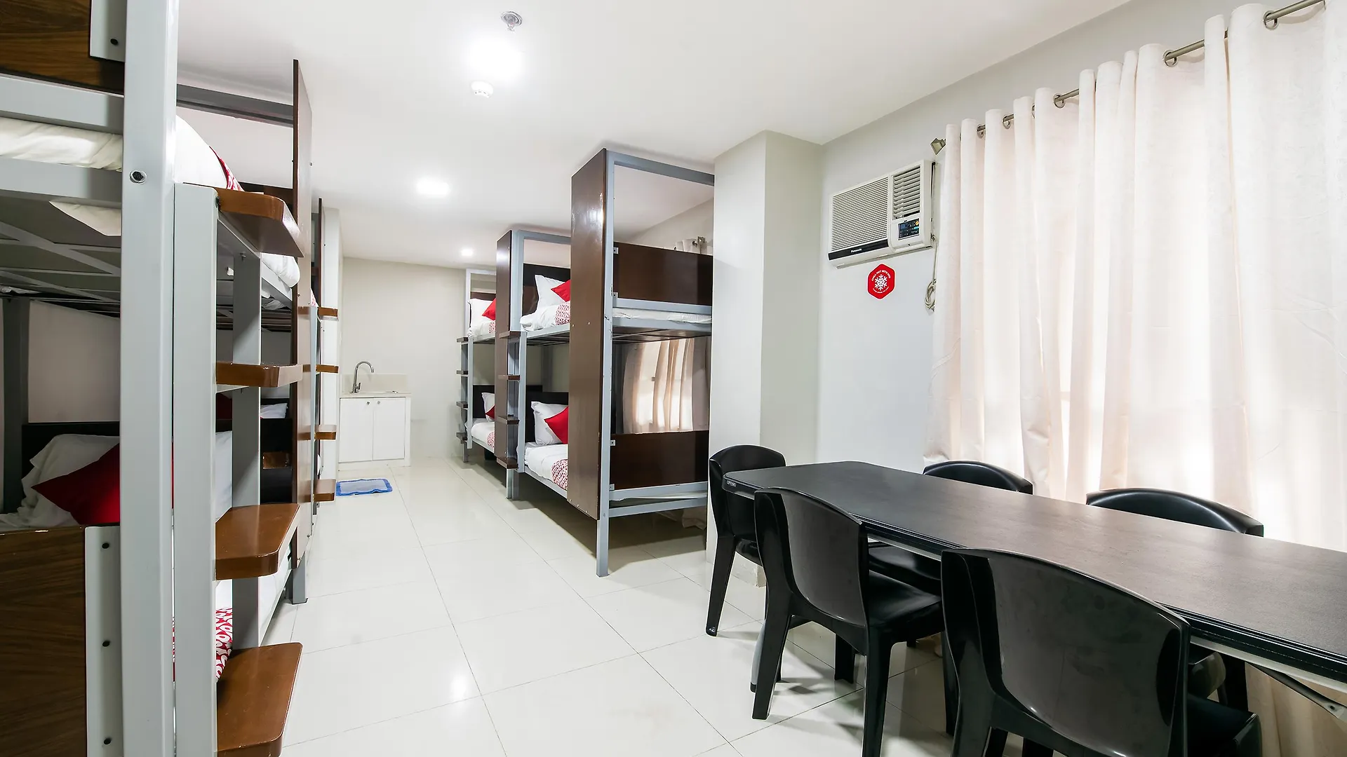 Hotel Oyo 152 Sangco Condotel Manila