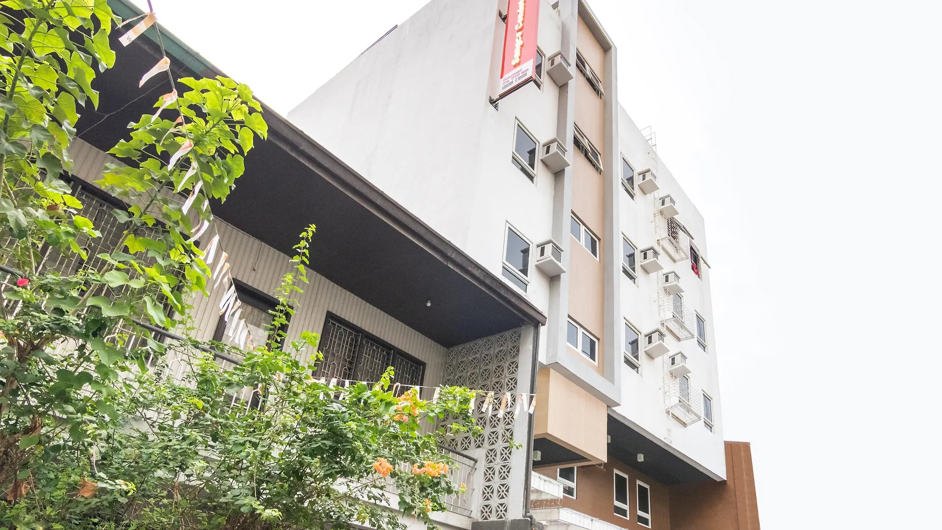 OYO 152 Sangco Condotel Manila