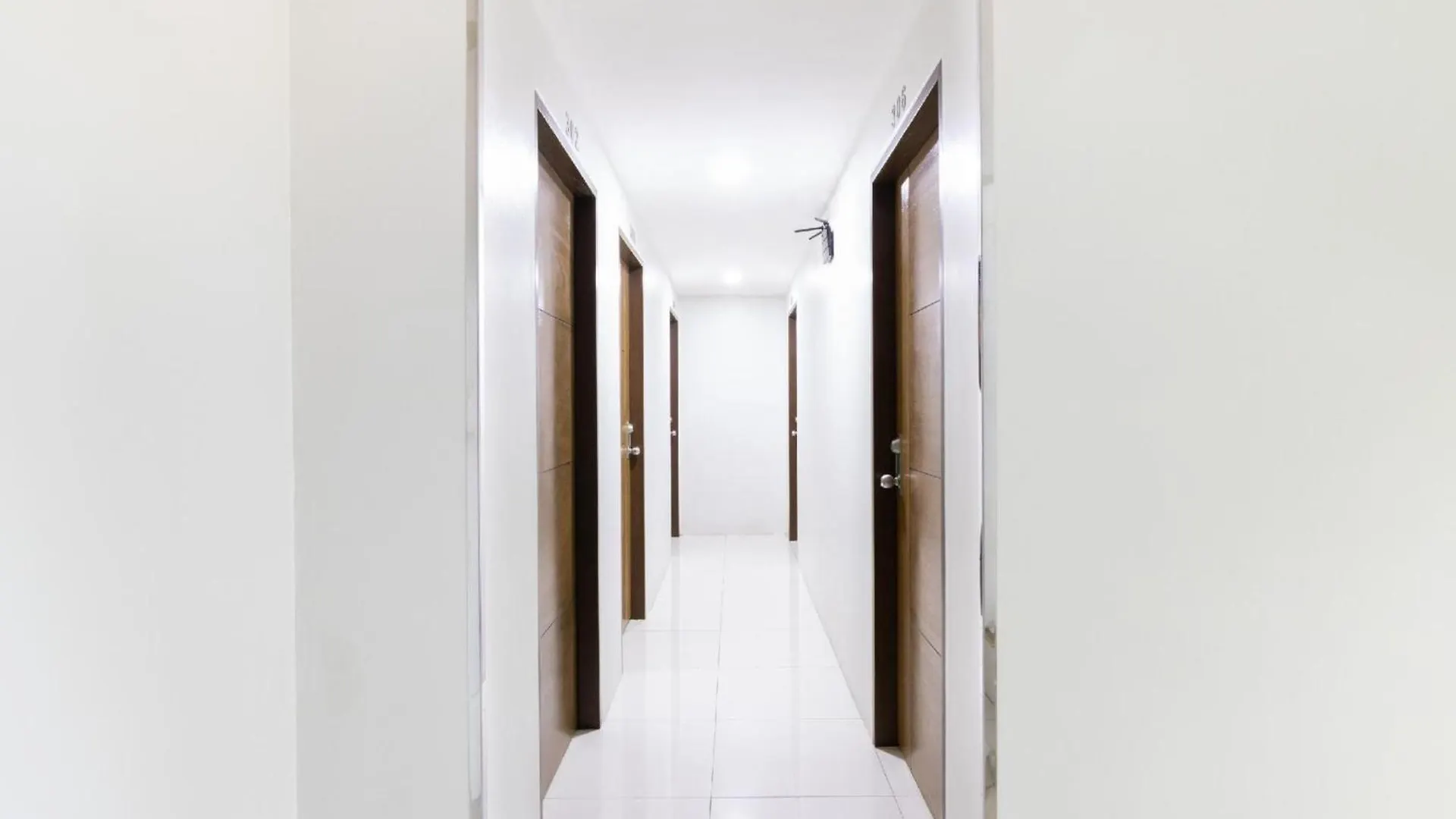 OYO 152 Sangco Condotel Manila