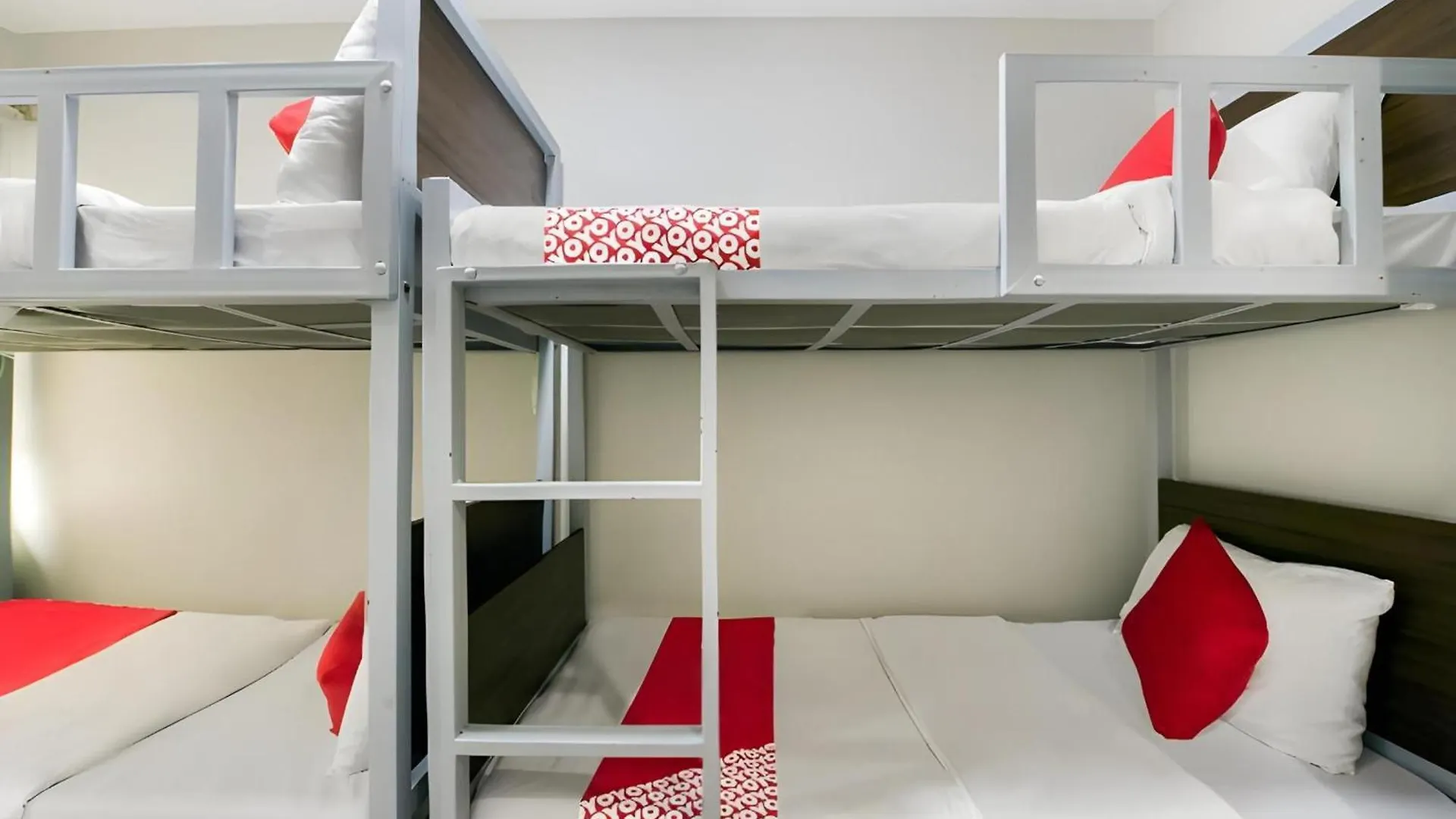 Oyo 152 Sangco Condotel Manila