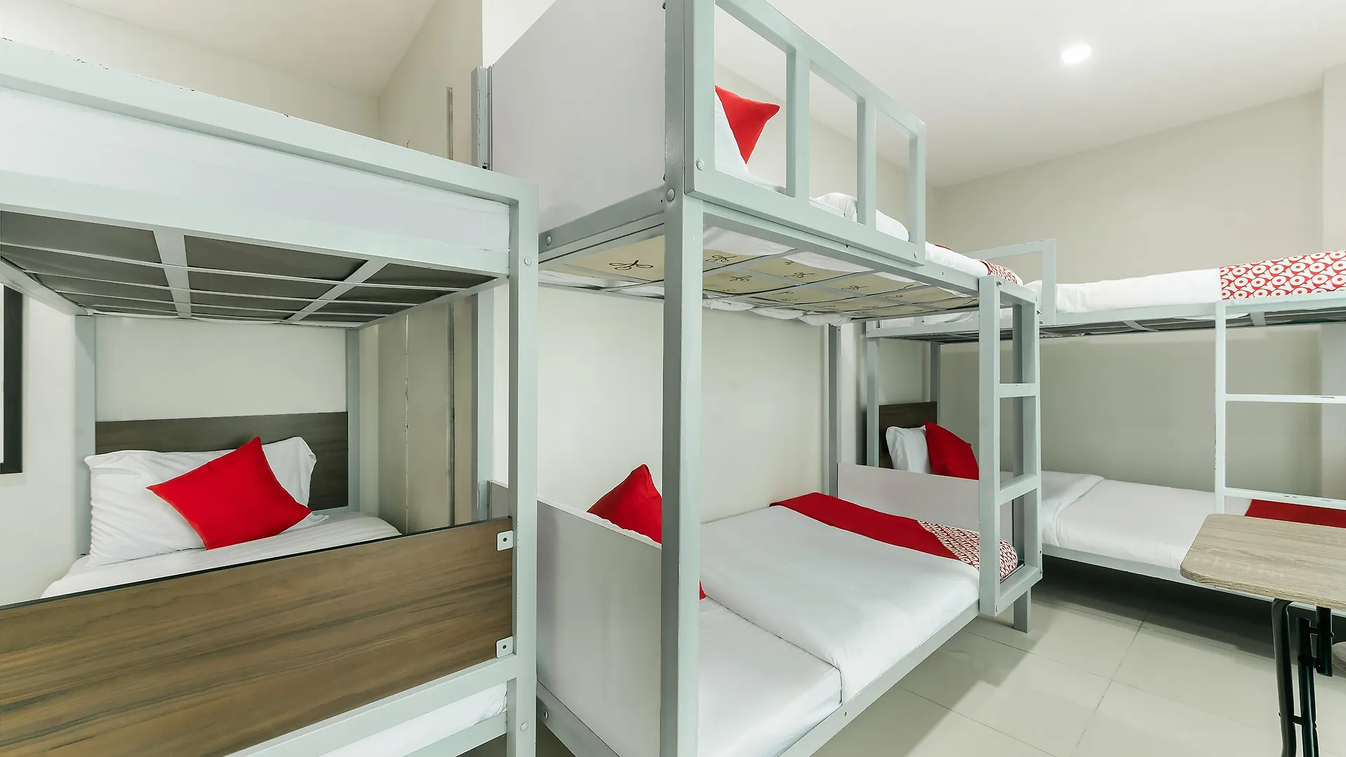 Oyo 152 Sangco Condotel Manilla 3*,