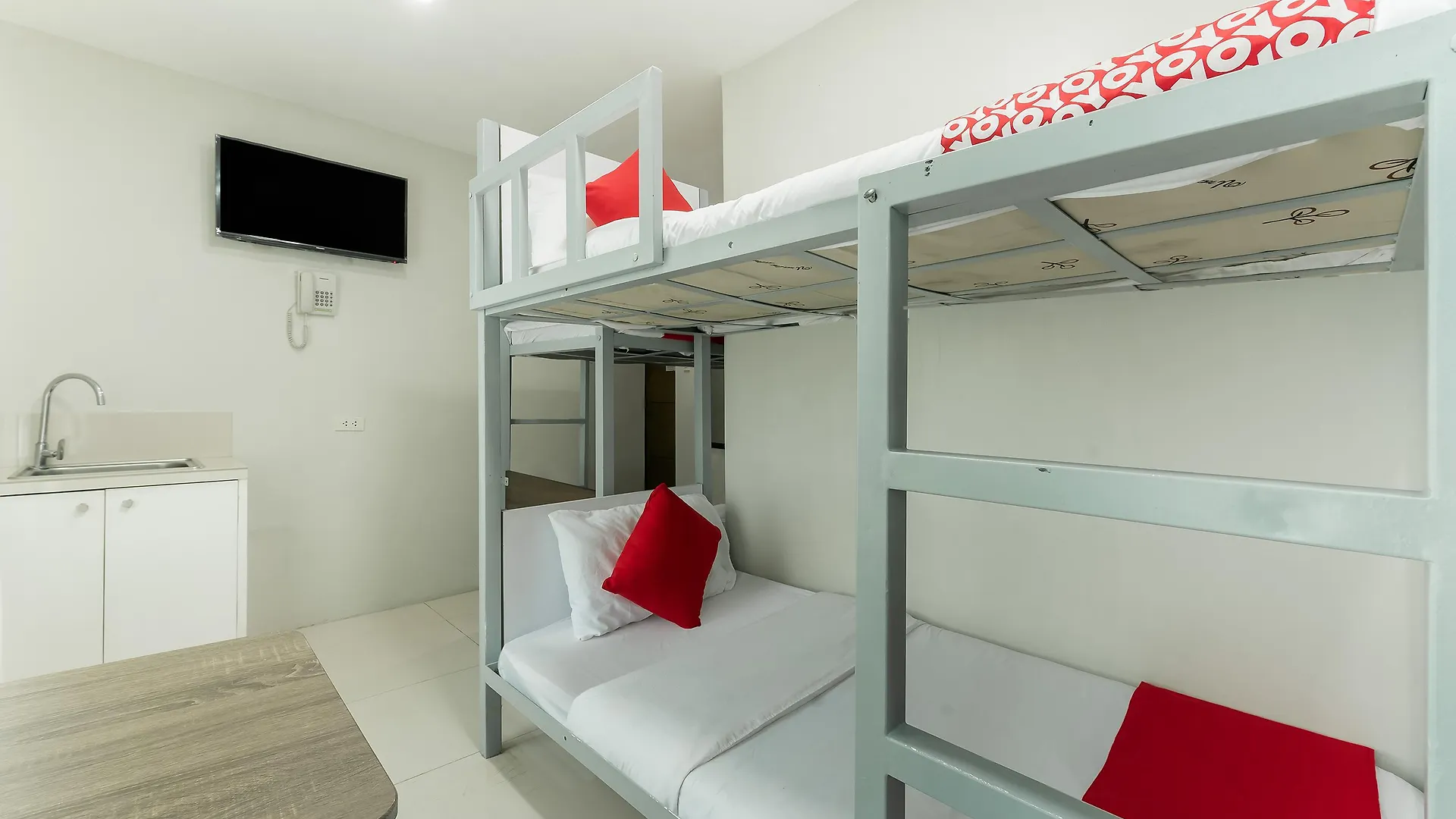Oyo 152 Sangco Condotel Manilla Hotel