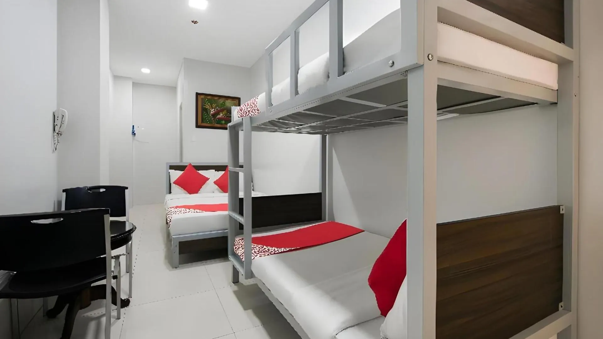Oyo 152 Sangco Condotel Manilla Hotel