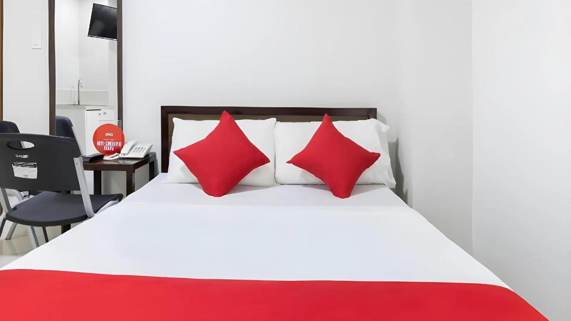 Oyo 152 Sangco Condotel Manilla Hotel