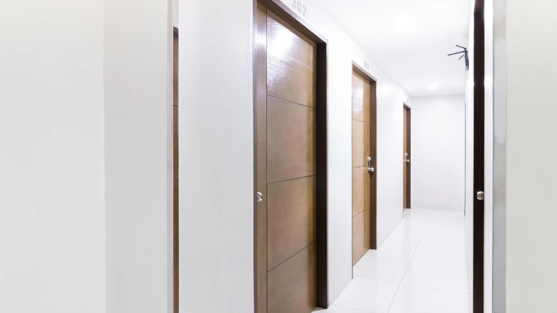 Oyo 152 Sangco Condotel Manilla Hotel
