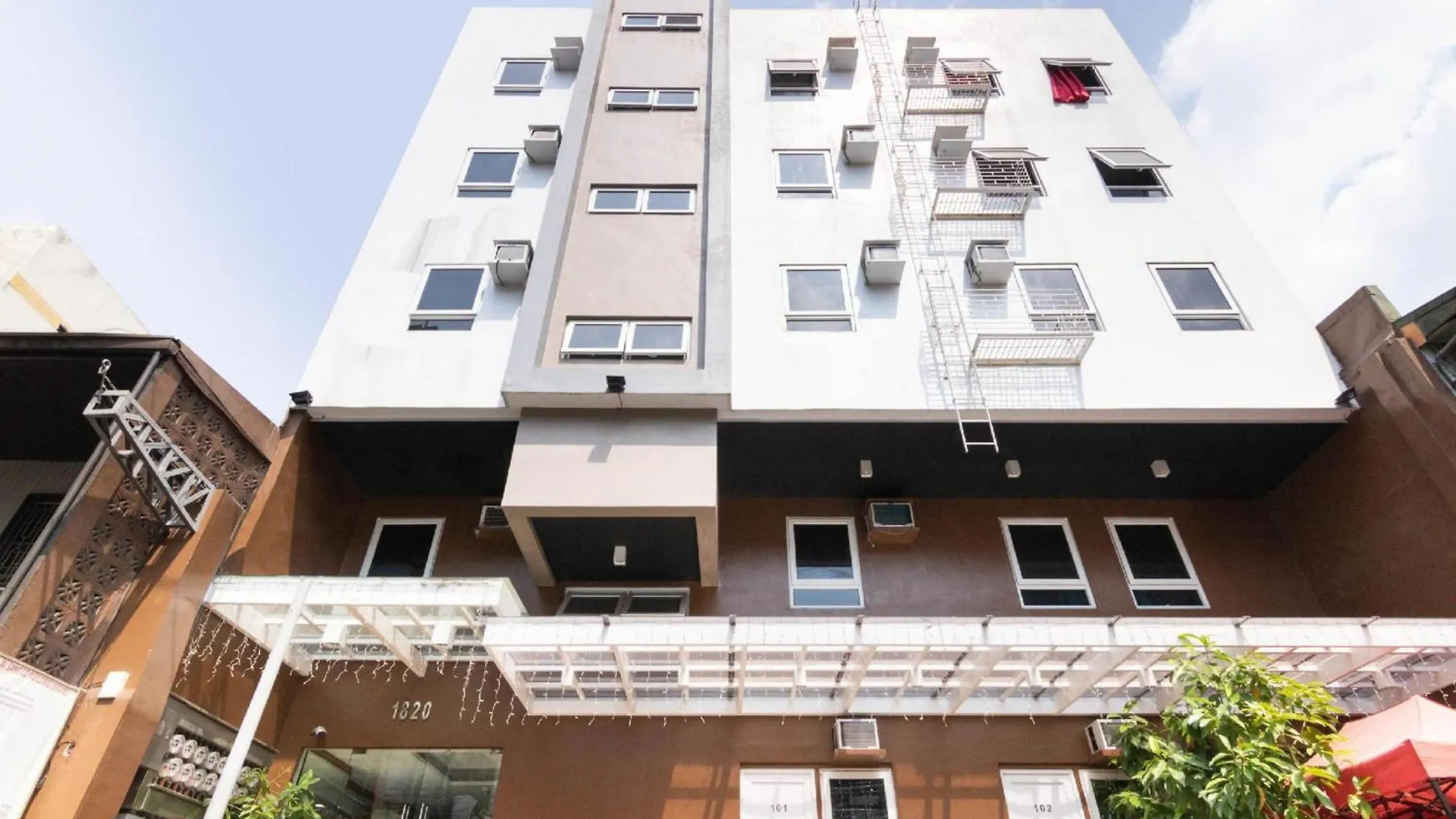 Oyo 152 Sangco Condotel Manilla